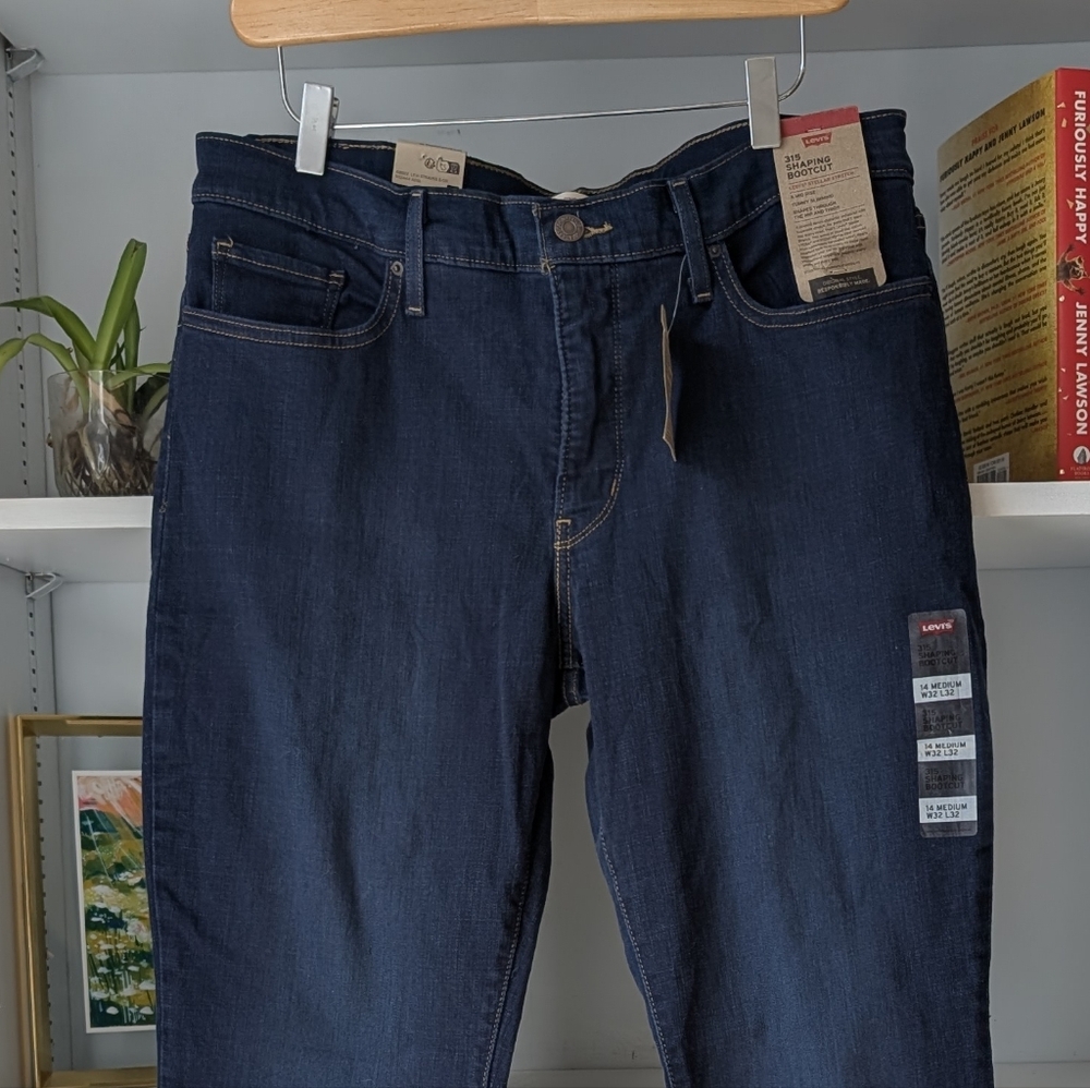 NWT Levi's Women's 315 Shaping Bootcut Jeans Dark Blue Size 14 Medium 32x32 - Picture 4 of 13